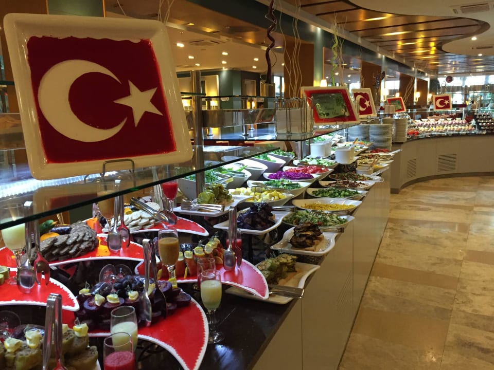 Türkischer Feiertag/Abendessen Sherwood Dreams Resort