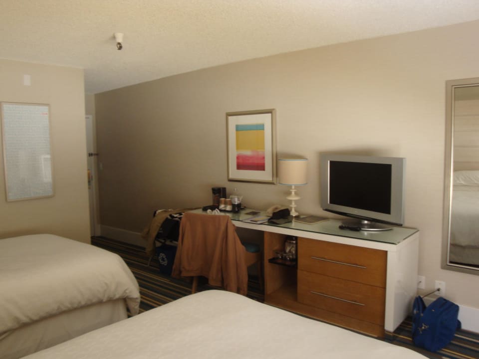 Hotelzimmer (Betten & Fernseher) Hotel Riu Plaza Fisherman’s Wharf