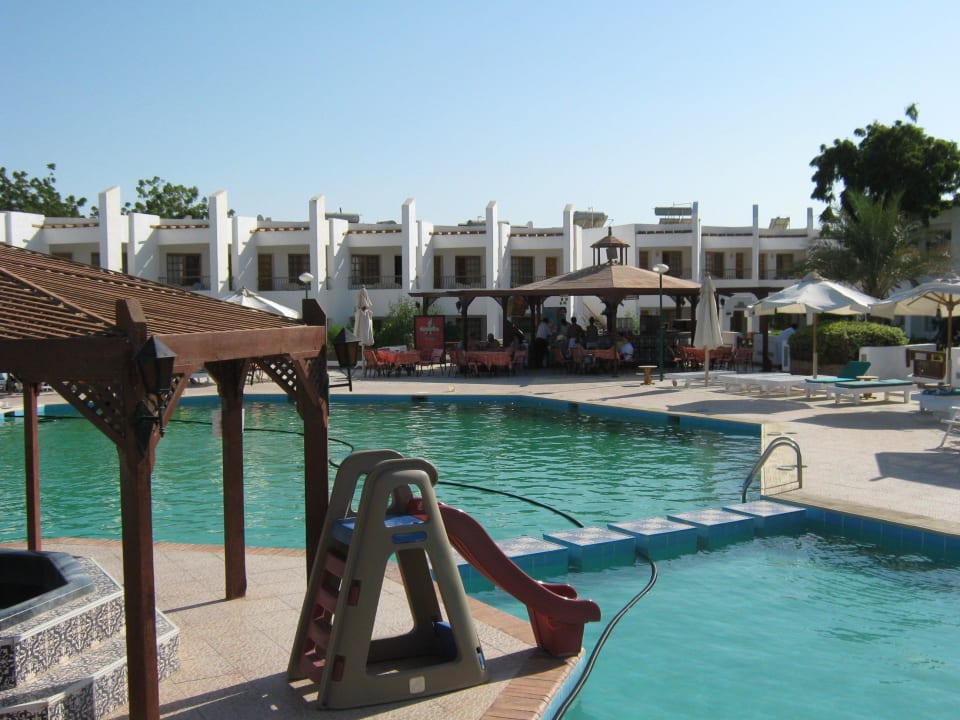 Pool Menaville Safaga
