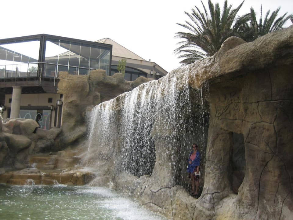 Wasserfall (Durchgang) und Restaurant Lopesan Costa Meloneras, Resort & Spa