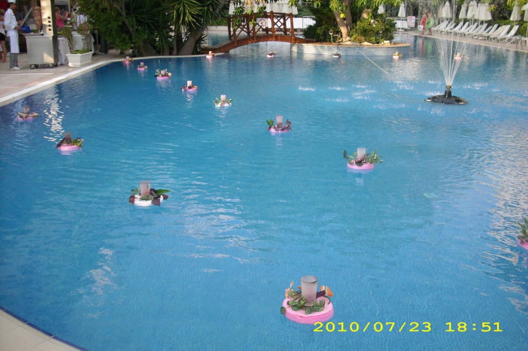 Romantische Deko auf dem Pool Side Star Beach
