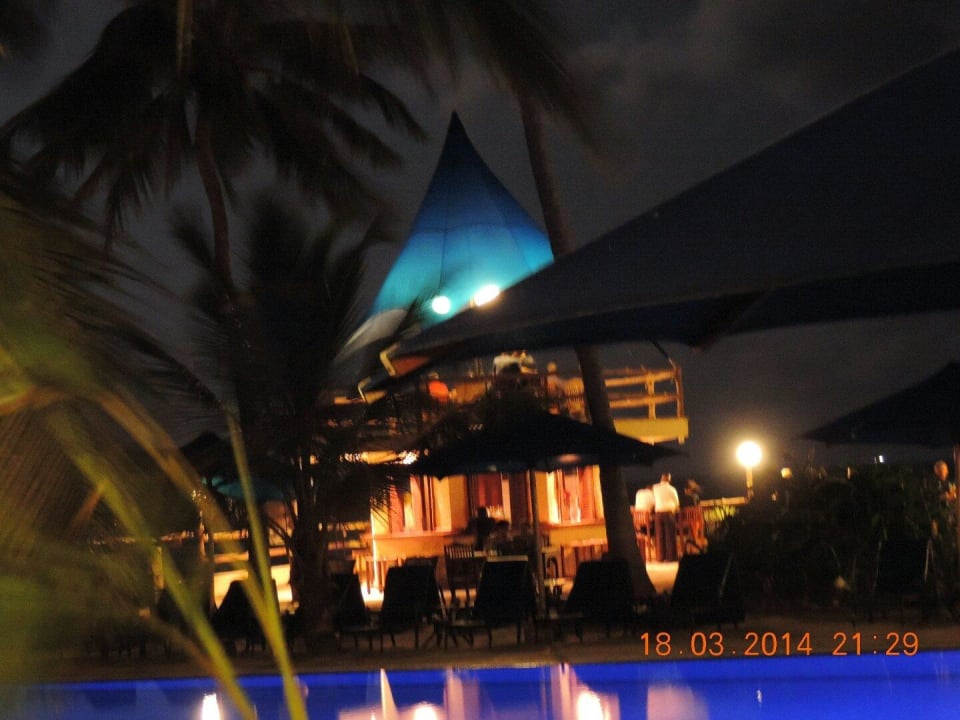 Pool Bahari Beach Hotel