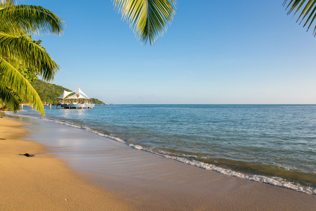 Strand The Coco de Mer Hotel & Black Parrot Suites