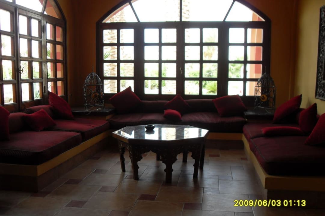 Sitzecke in der Lobby Jaz Makadi Oasis Resort