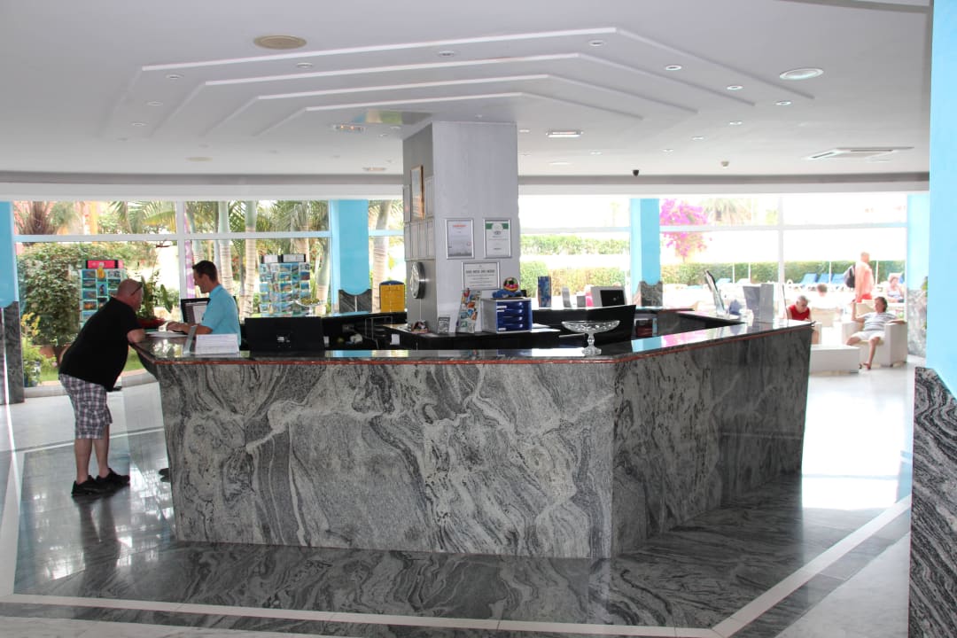 Rezeption HL Miraflor Suites Hotel