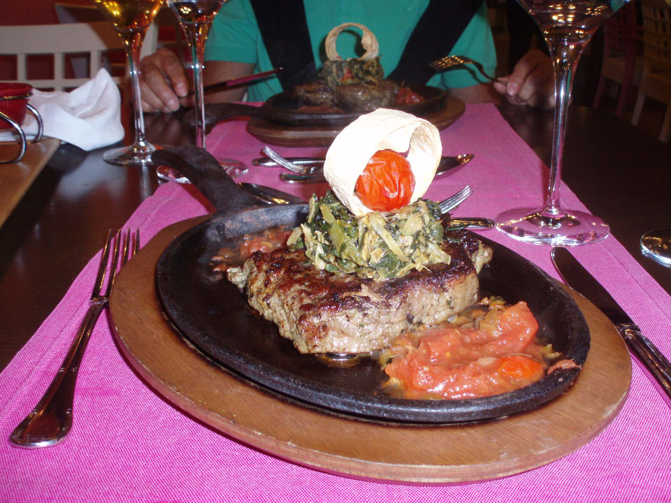 Super Steak im Themenrestaurant Sunis Evren Beach Resort Hotel & Spa