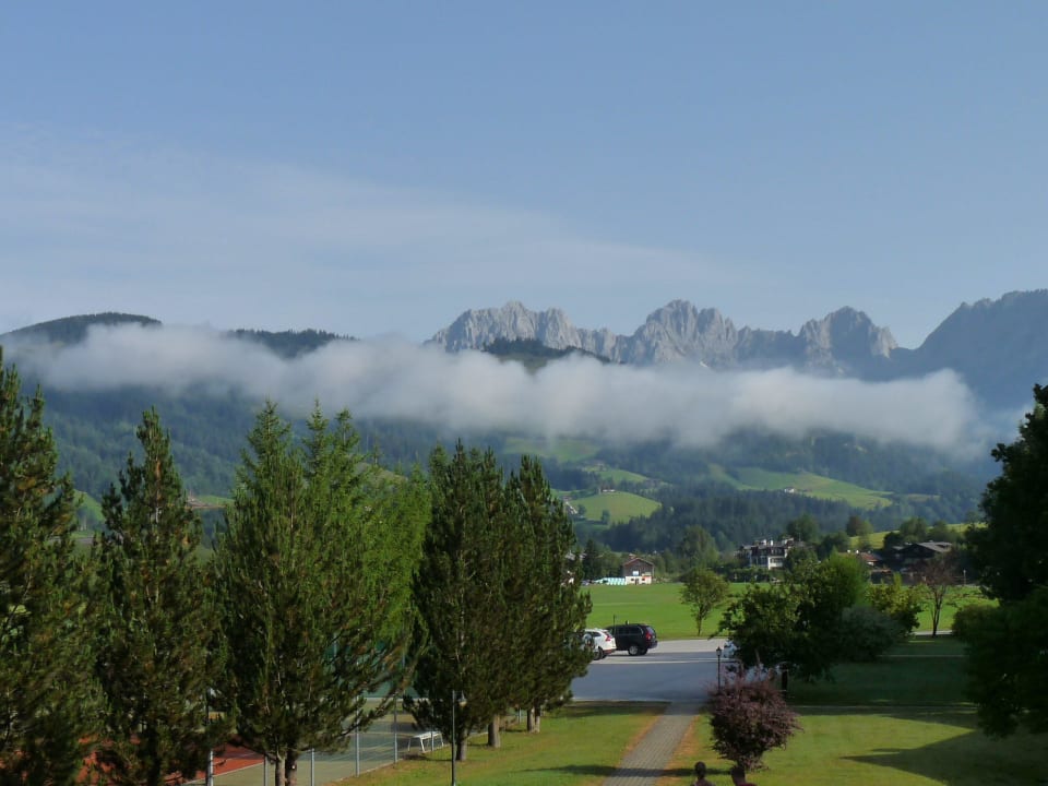 Ausblick aus dem Balkon auf den Wilden Kaiser Lisi Family Hotel Reith bei Kitzbühel