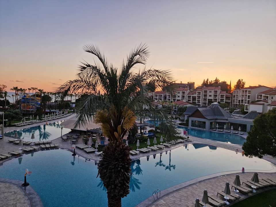 Pool Arum Barut Collection