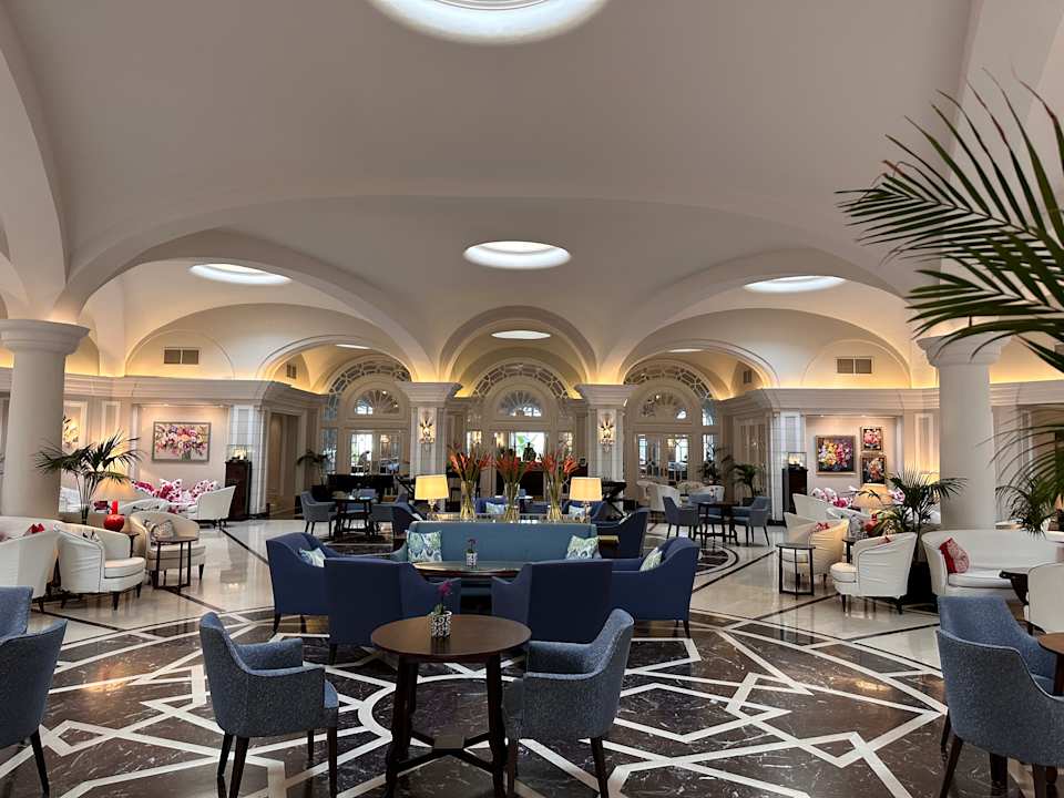 Lobby The Phoenicia Malta