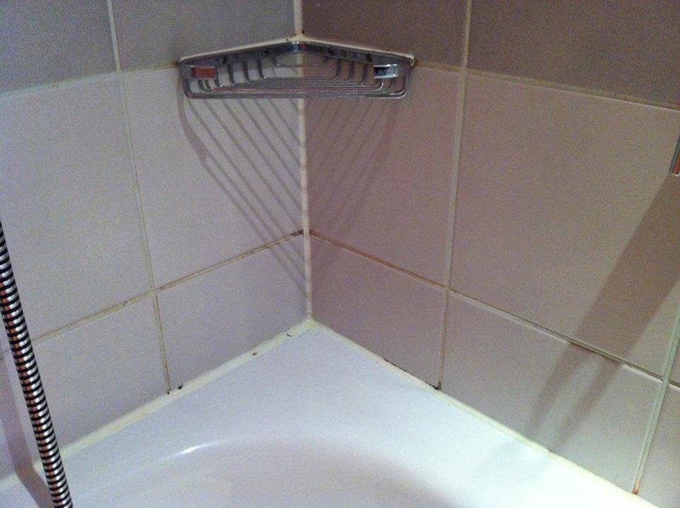 Dusche/Fliesen Leonardo Hotel Hamburg Airport