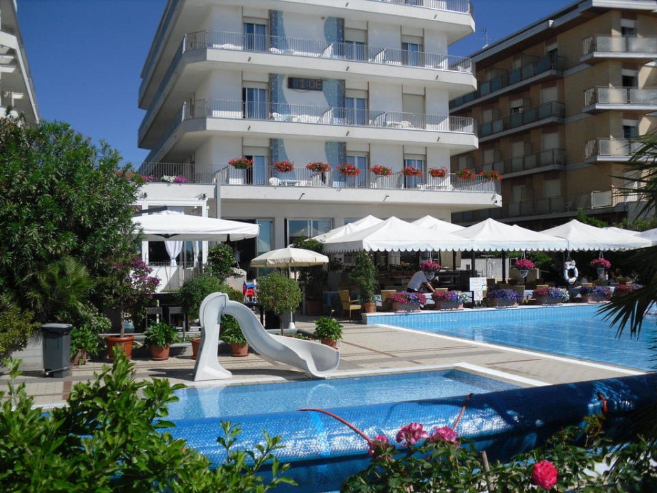 Poolanlage Hotel Sirenetta