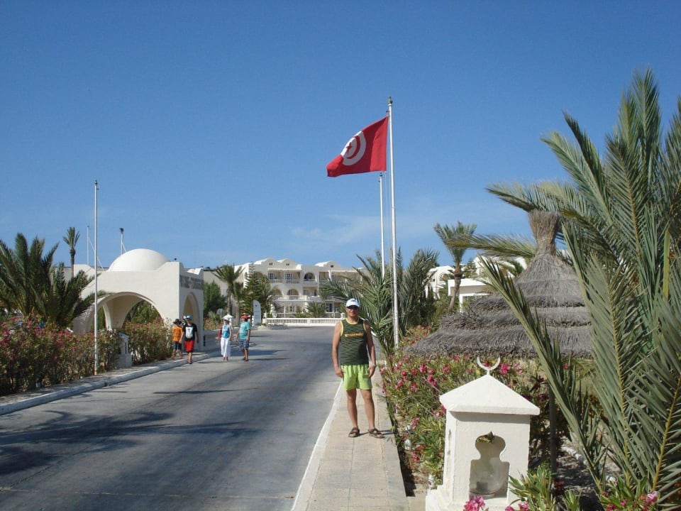 Droga wjazdowa do hotelu Djerba Aqua Resort