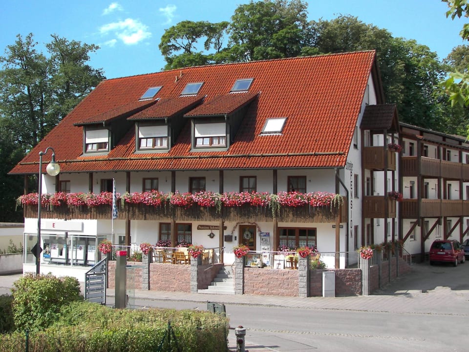 Pension Ansicht von vorne Pension Schneider