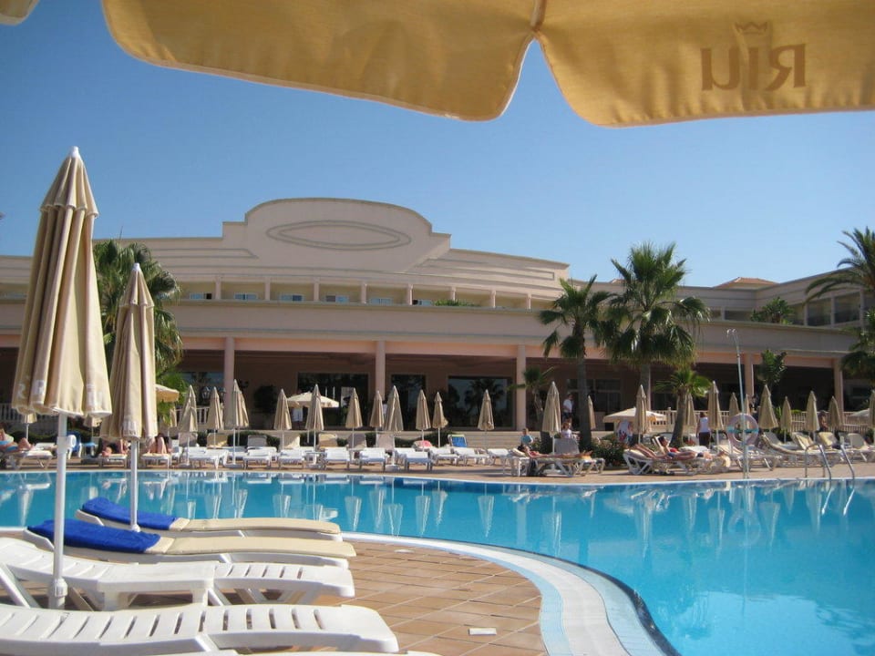 Süßwasserpool mit 204 m² Fläche PortoBay Blue Ocean