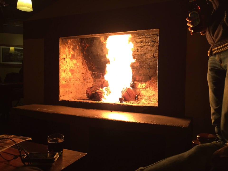 Kamin im Restaurant Rhino Lodge