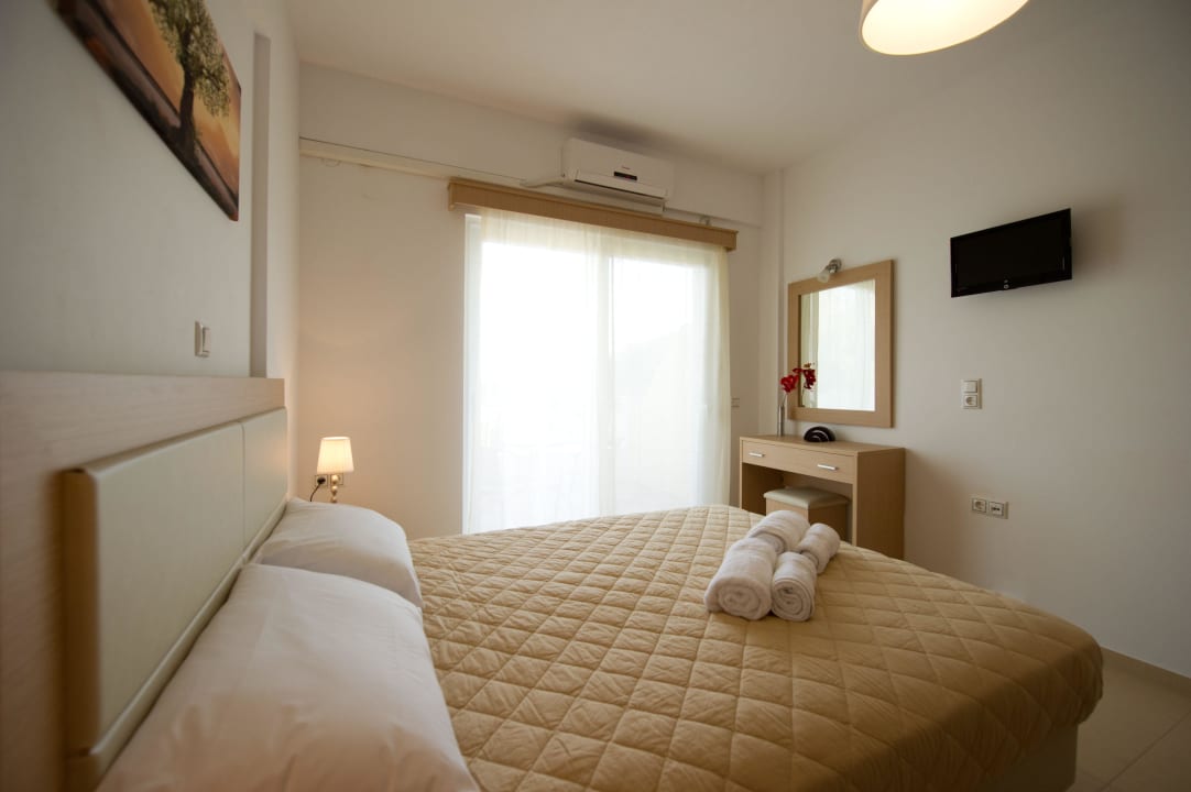 Doppelbett Zimmer Hotel Alexander's House