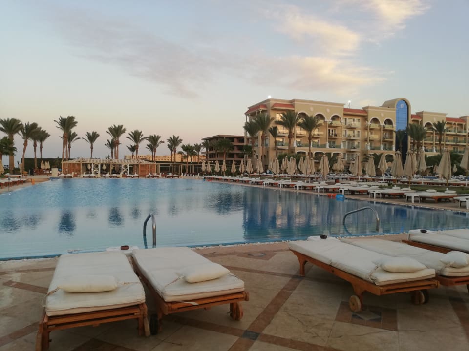 Pool Premier Le Reve Hotel & Spa