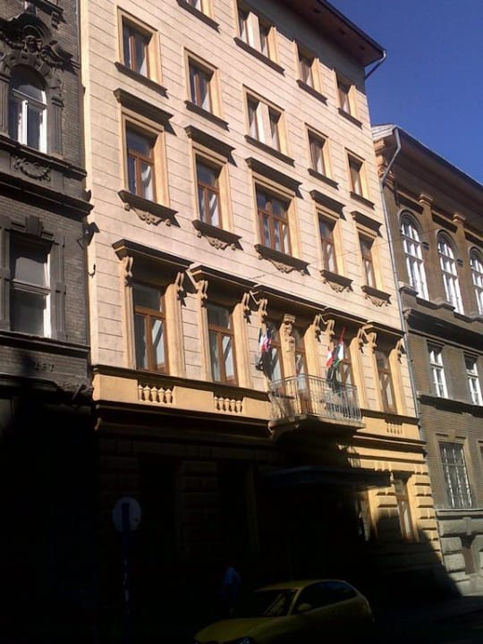 Rano w słoneczny dzień Hotel Queen Mary