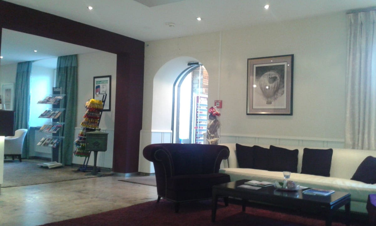 Empfang Hotel Klostergut Jakobsberg