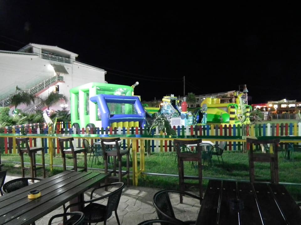 Wieczorna rozrywka Caretta Beach Resort & WaterPark