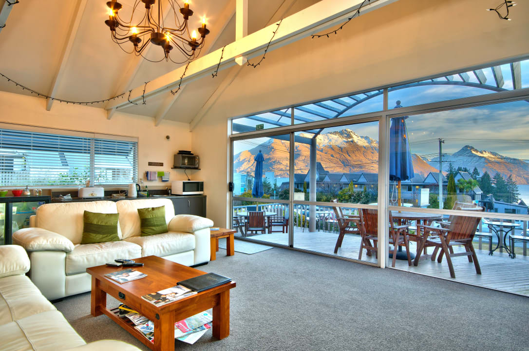 Lobby Melbourne Lodge