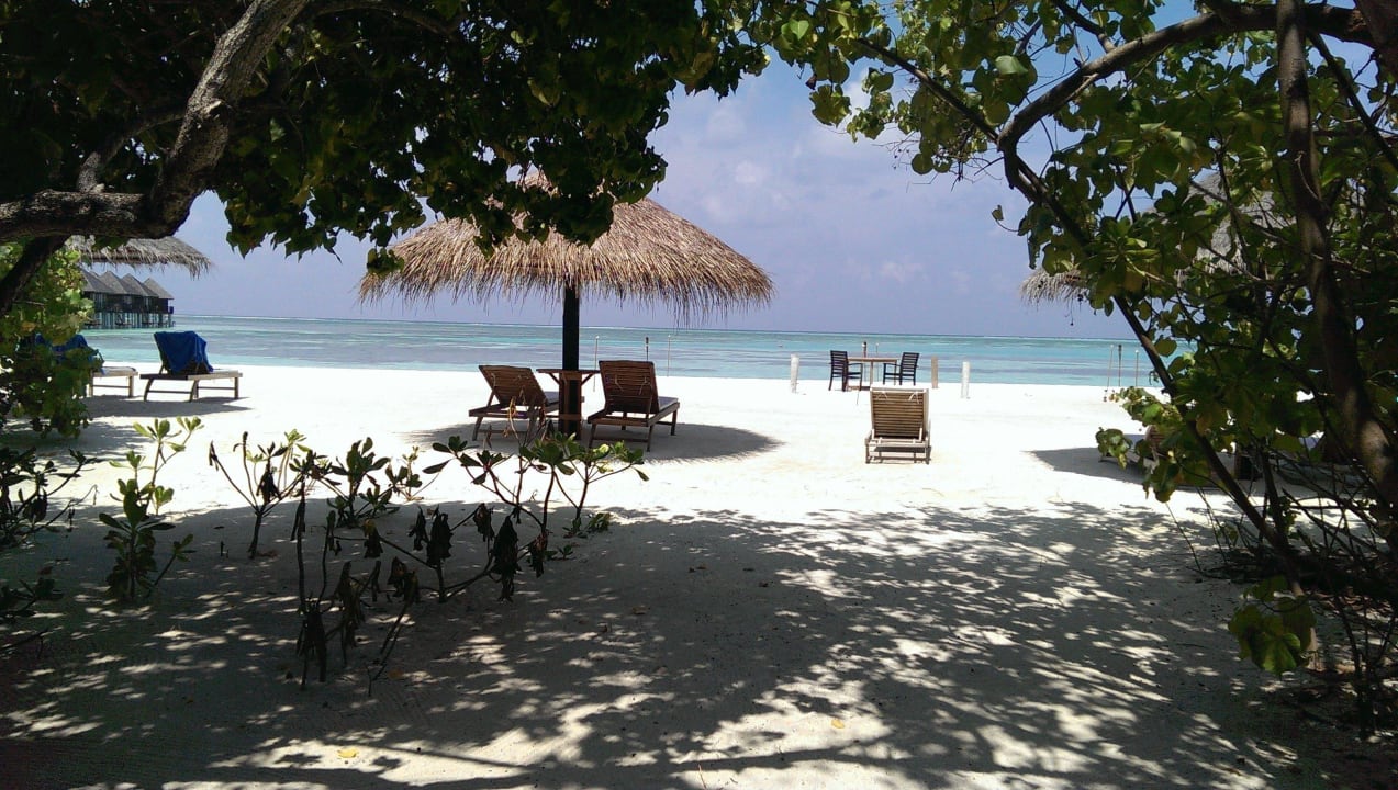 Blick aus Beach Villa zum Strand Sun Siyam Olhuveli