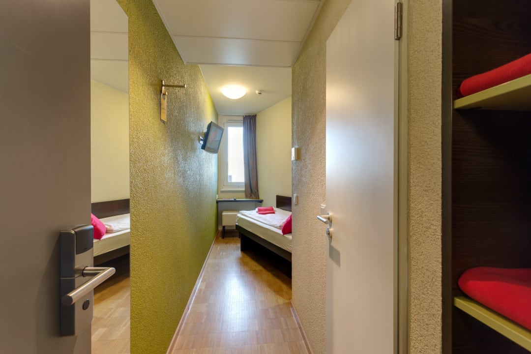 Zimmer MEININGER Hotel Berlin Hauptbahnhof