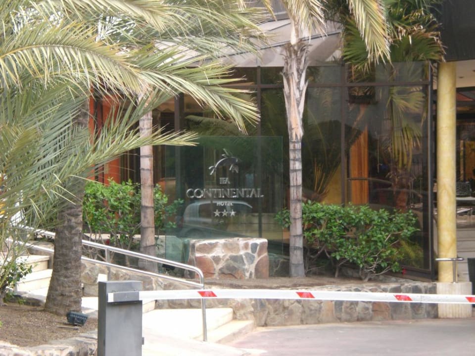 Eingang Abora Continental by Lopesan Hotels