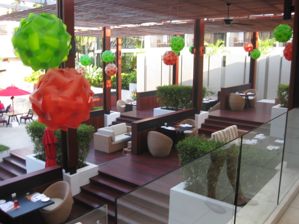 Restaurant Holiday Inn Resort Phuket Surin Beach by IHG