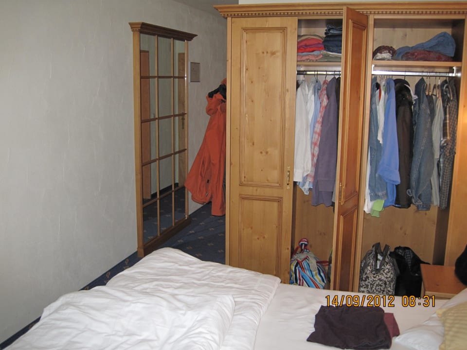 Geräumiger Schrank Haller's Posthotel