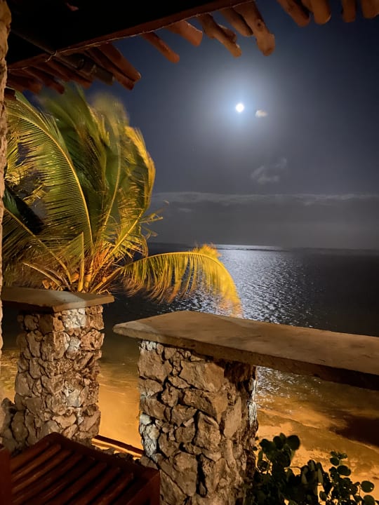 Strand Bahari Beach Hotel