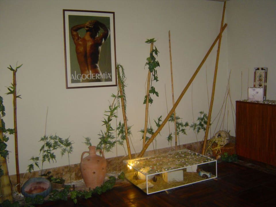 Durchgang zu Massageräume Royal Wings Hotel