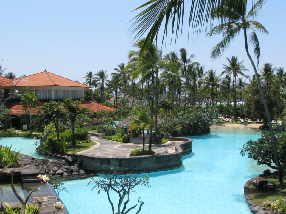 Sehr schön gepflegte Garten und Poollandschaft The Laguna A Luxury Collection Resort & Spa