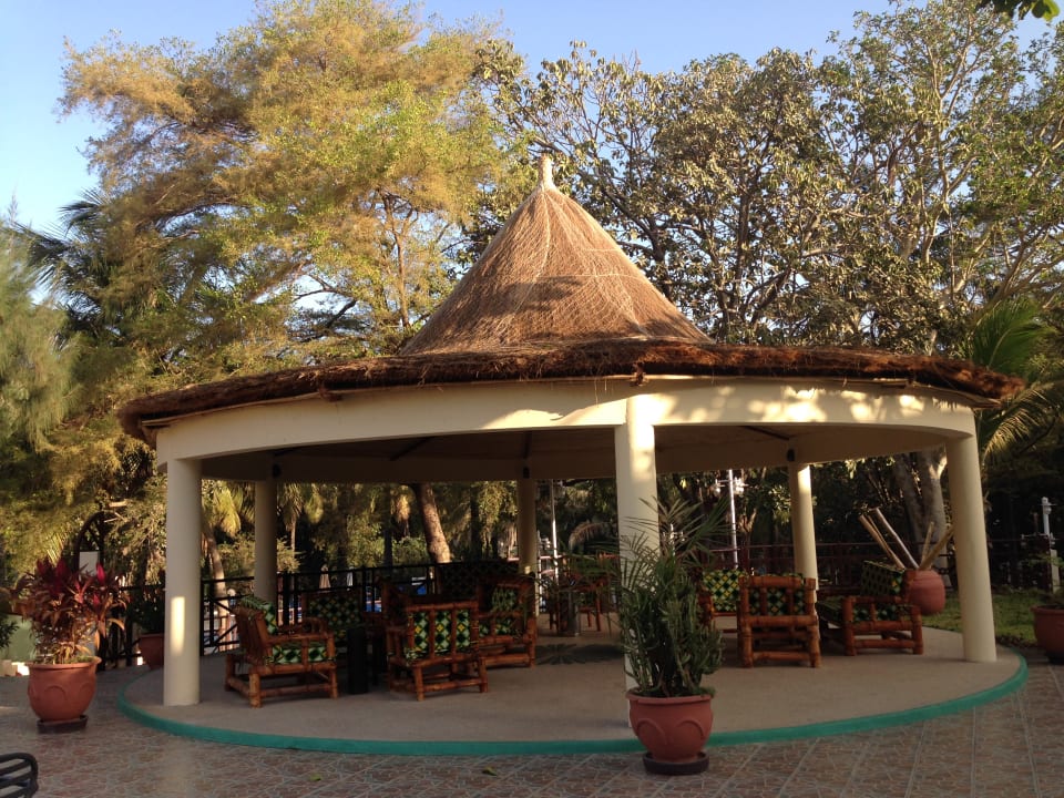 Gartenanlage Hotel Senegambia Beach