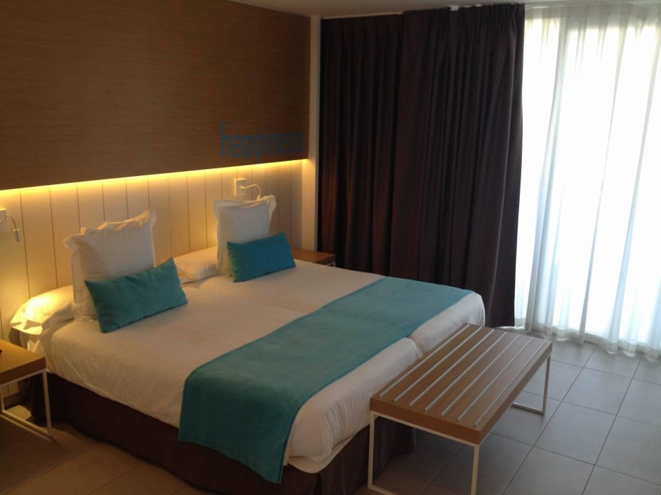 Schlafzimmer alltoura Club Hotel Akeah Broncemar