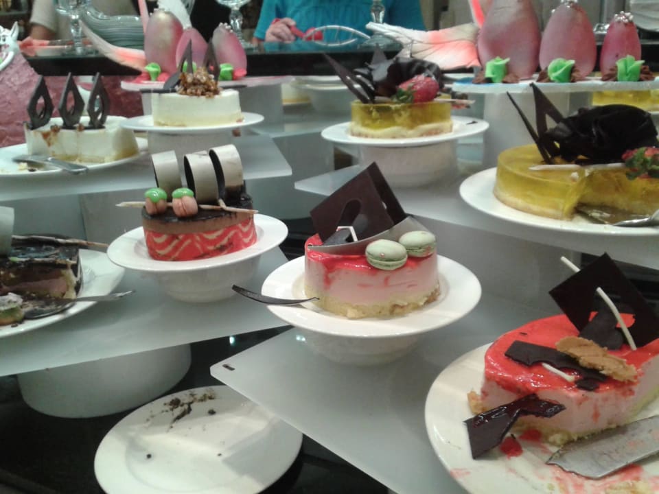 Dessert Diamond Excellence Resort & Spa