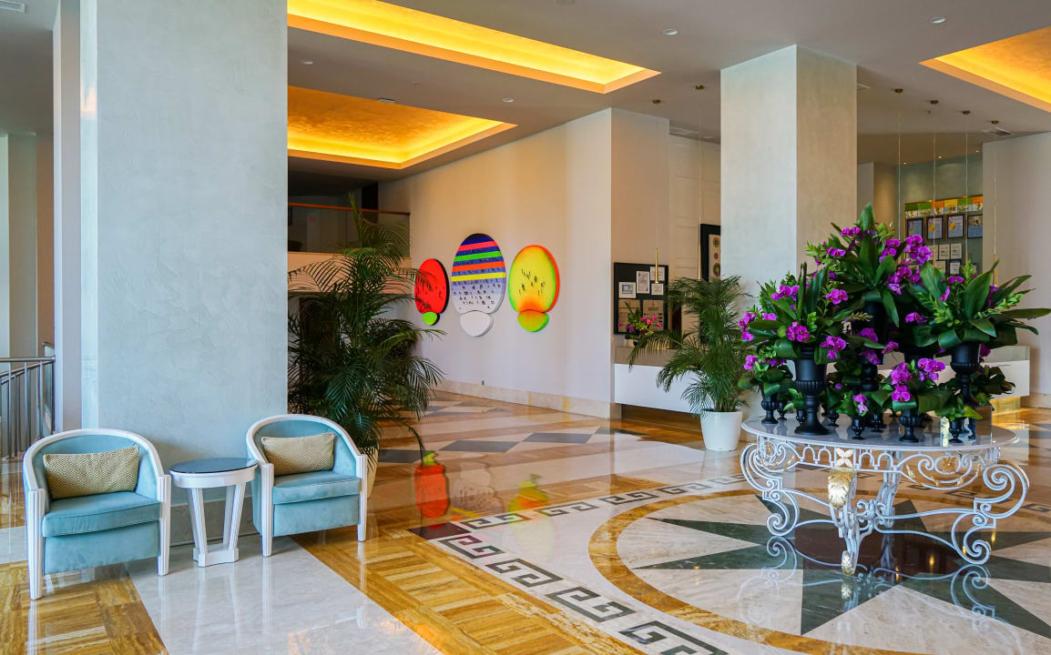Lobby Arum Barut Collection