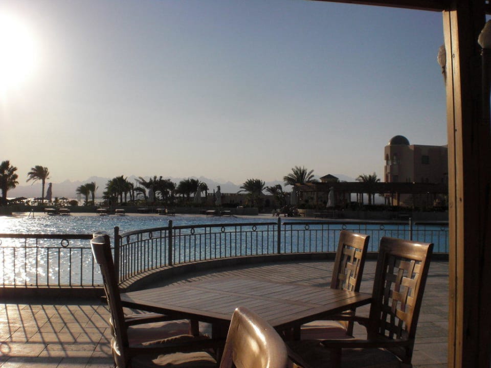Restaurant Al Mar mit Blick zum Pool Hotel Kempinski Soma Bay