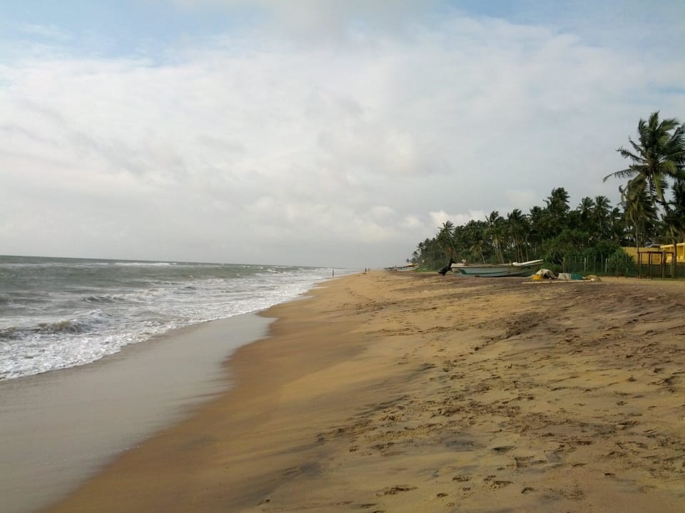 Strand Blick nach rechts Mermaid Hotel & Club