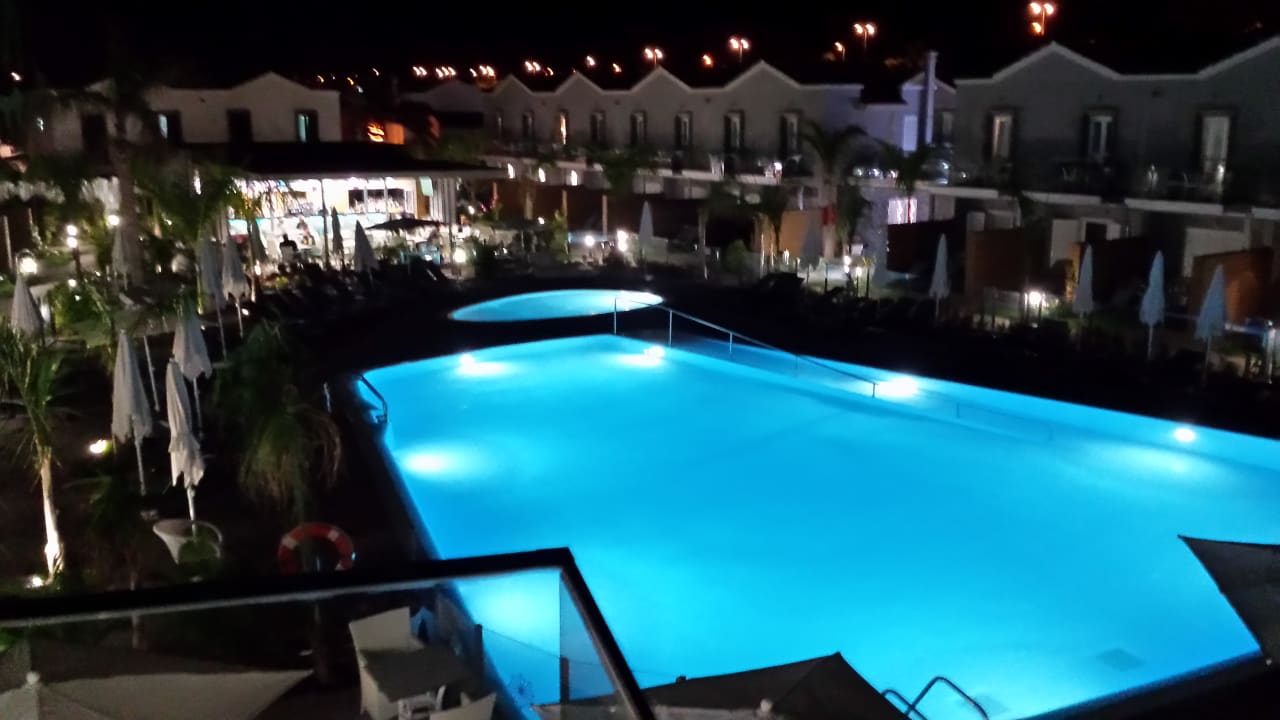 Pool LIVVO Los Calderones