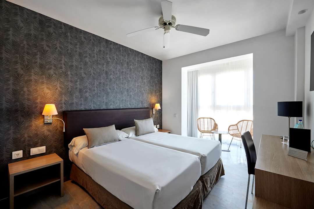 Zimmer Hotel Catalonia Mirador des Port