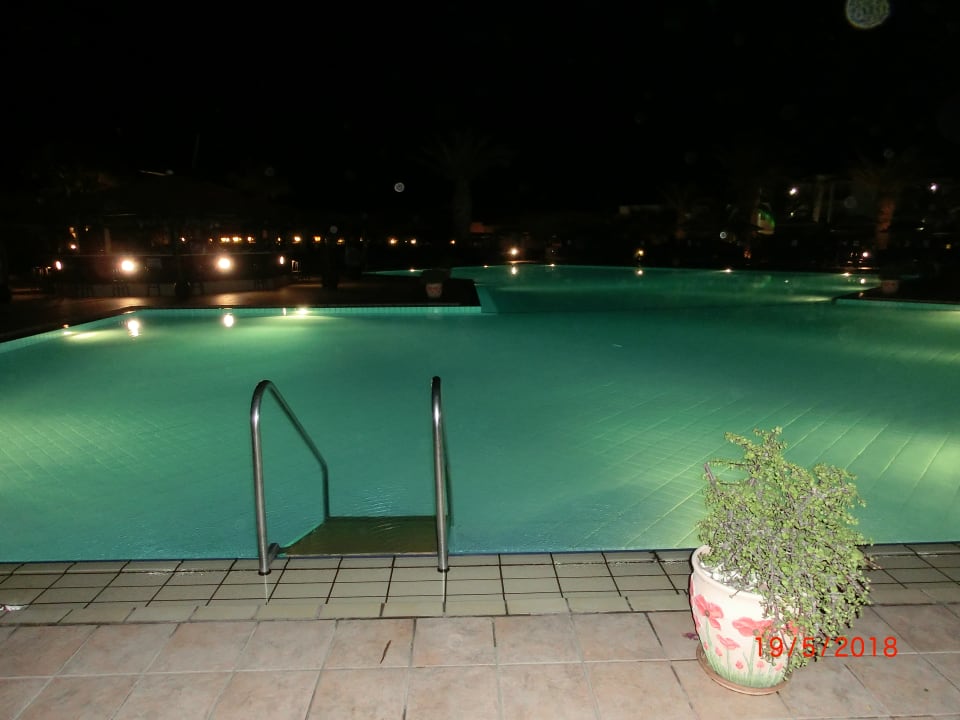 Pool Anissa Beach & Village