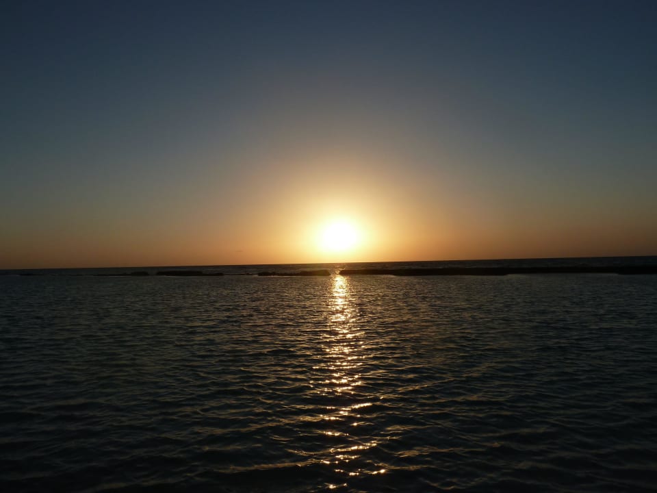 Sonnenuntergang Kuredu Island Resort & Spa