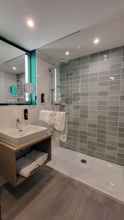 Zimmer Holiday Inn - the niu, Flower Konstanz