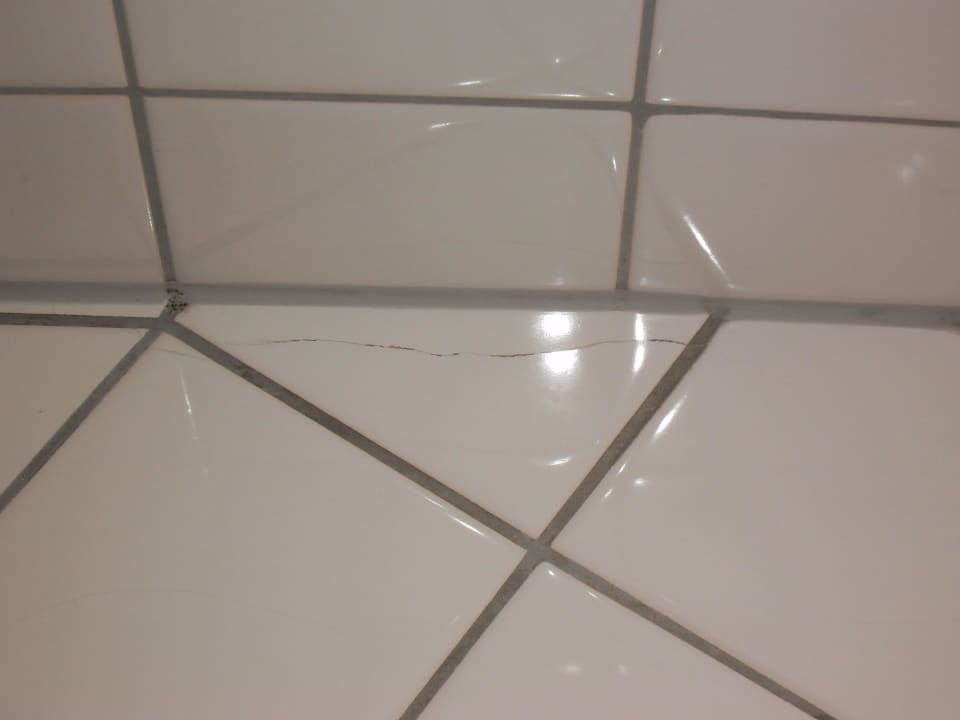 Gebrochene Fließen im Bad Apart Hotel Tassilo