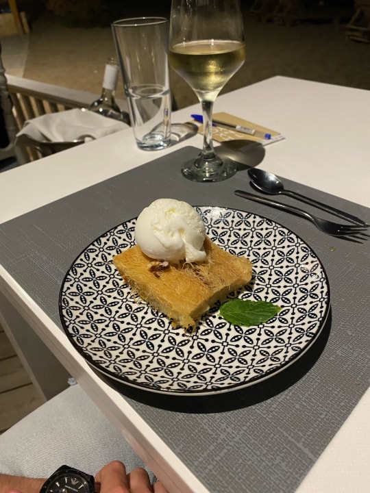 Gastro Paralos Lifestyle Beach