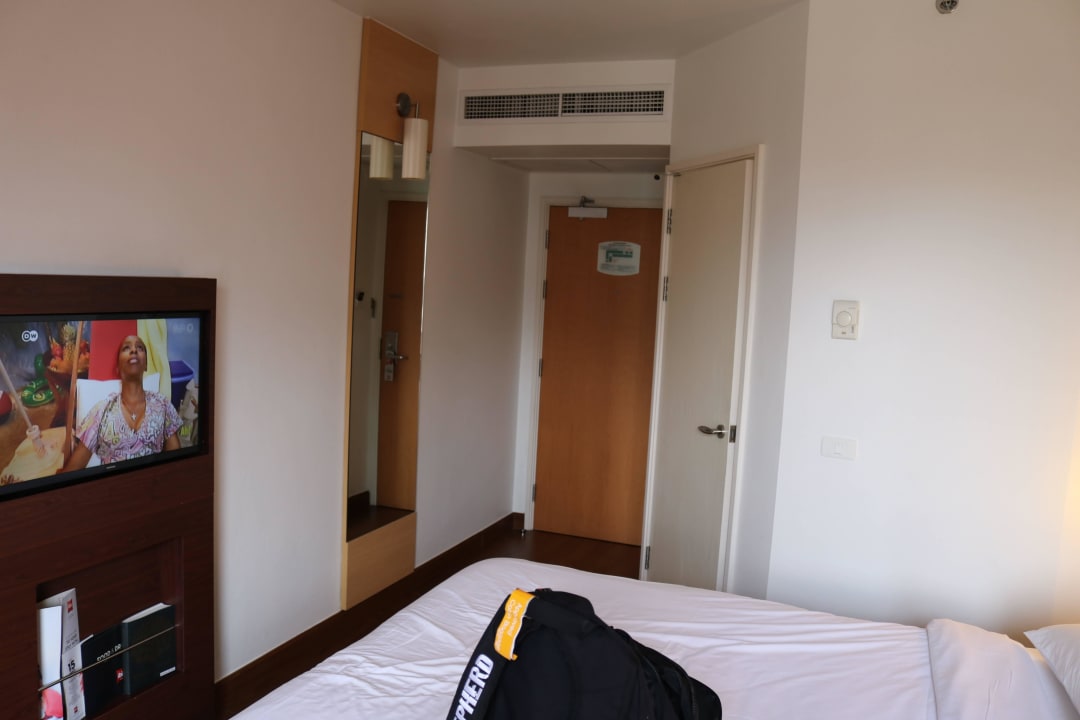 Bett/TV/Flur Ibis Bangkok Sukhumvit 4 - SHA Extra Plus
