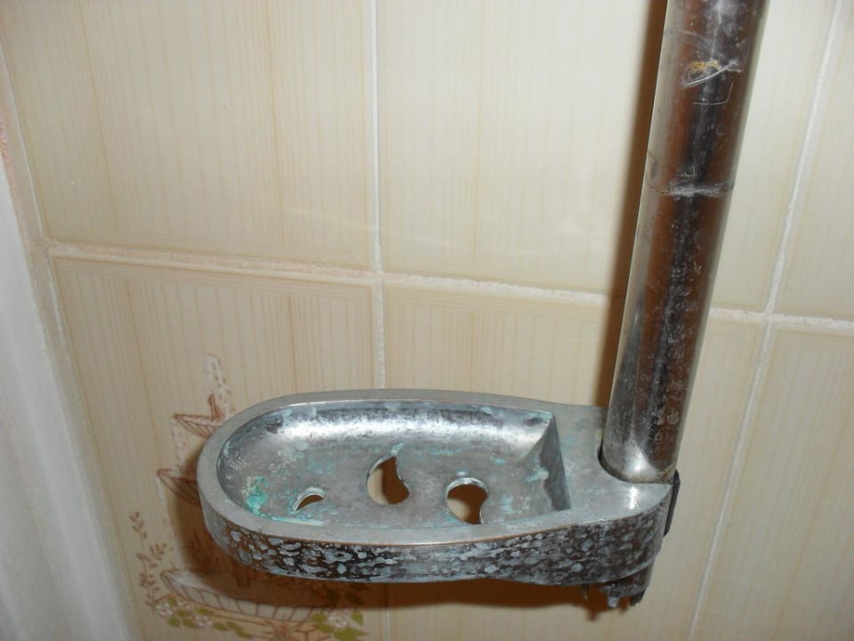 Bad nicht geputzt und Schimmel überall Bei Juan Playa Blanca