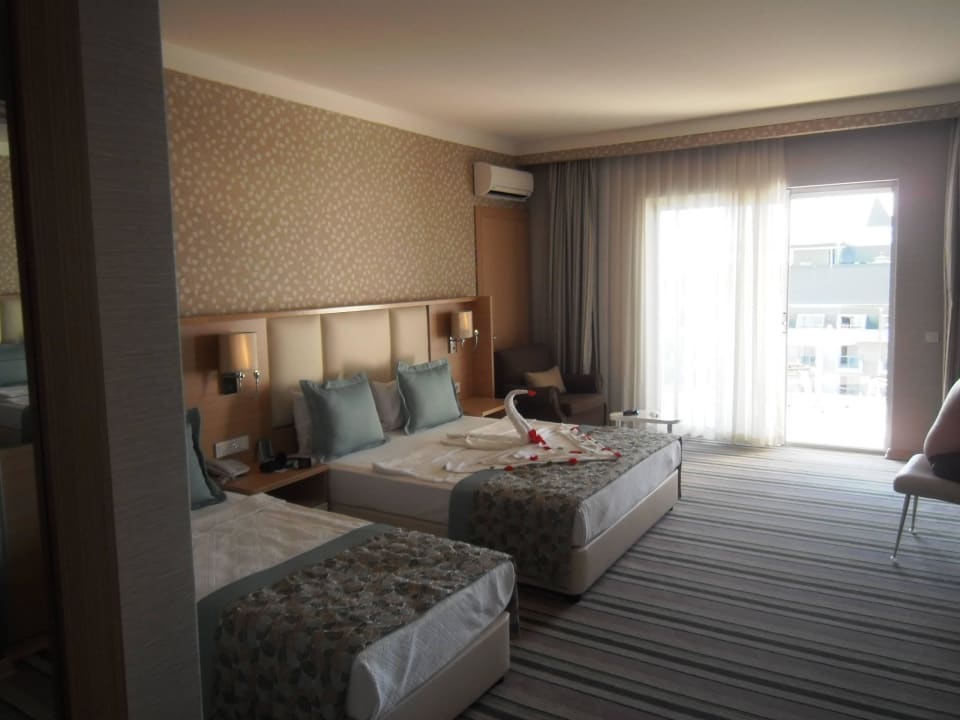 Blick zum Balkon Hotel Royal Garden Beach