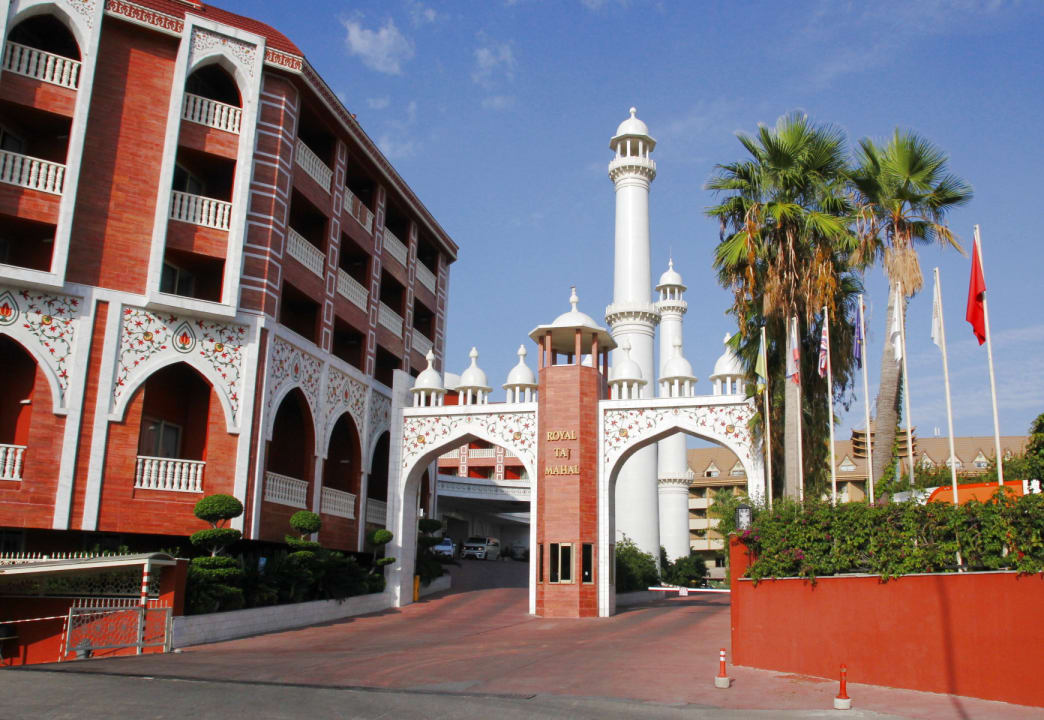 Außenansicht Royal Taj Mahal Hotel